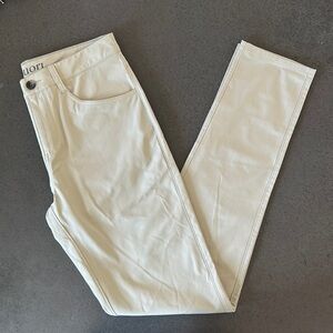 NEW Vuori Meta Pant in Birch Size 28